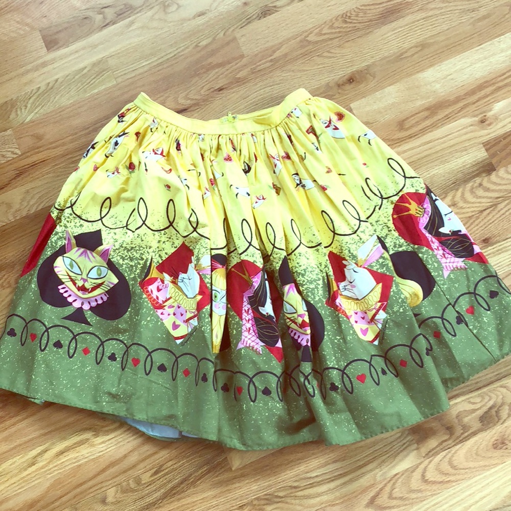 Queen of Hearts pin up clothing skirt size L